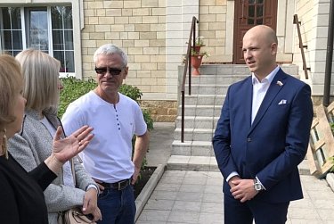 С заботой к старшему поколению